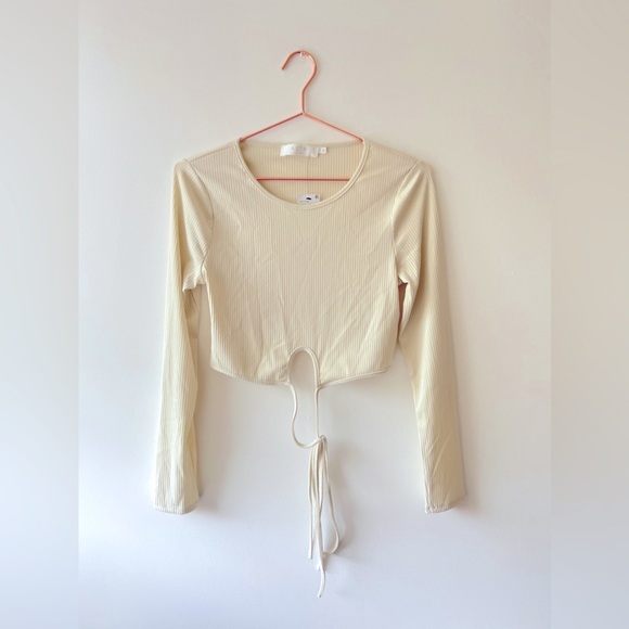 ASTR THE LABEL ELAINA RIBBED KNIT KEYHOLE TIE FRONT CROPPED TOP IN BONE NWT - Picture 5 of 7